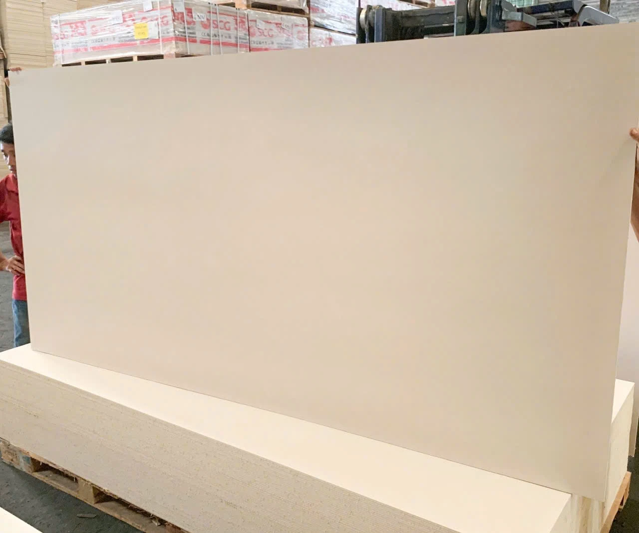 z7899601251741_f01f72073279b02bec9ada41c71569a3 Tấm Xi Măng Smartboard SCG Thái Lan 3.5mm - hình thực tế 06